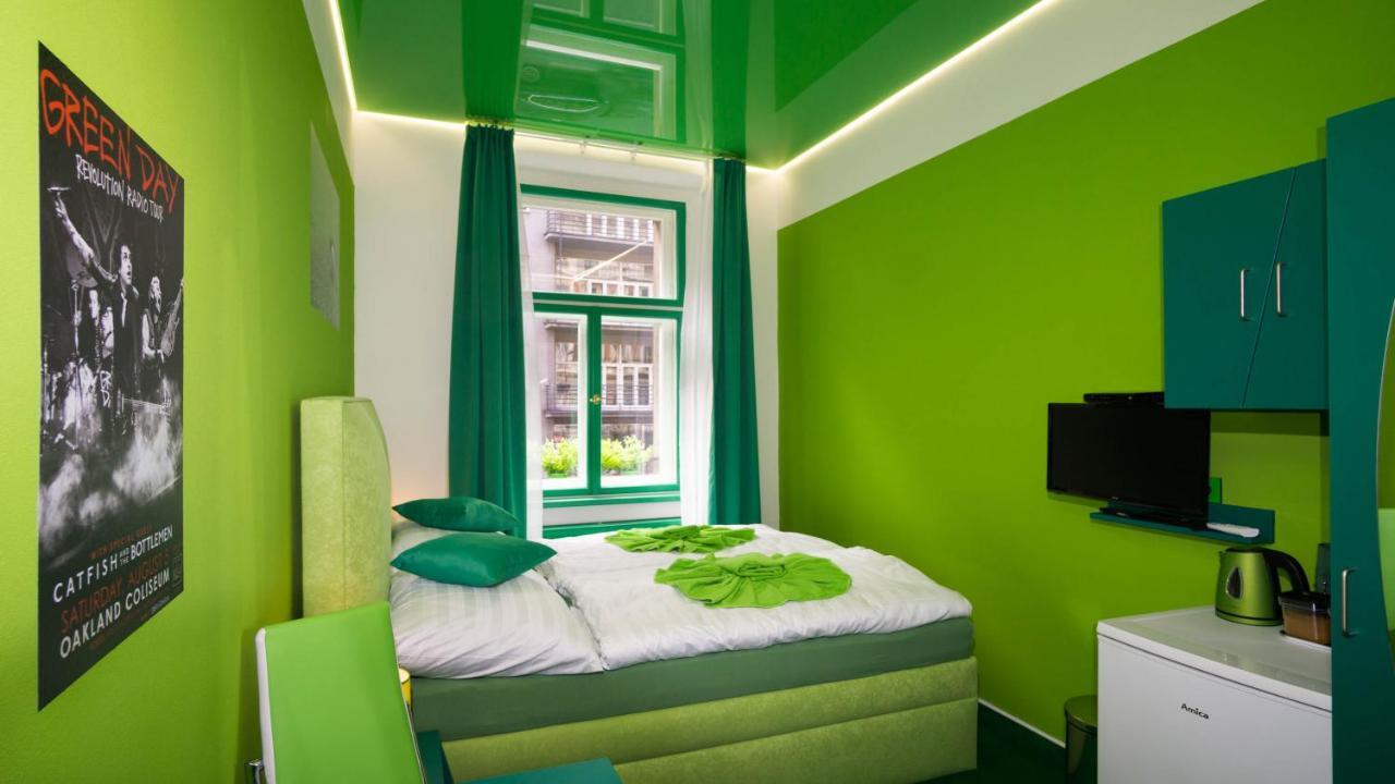 Colours - Your 7 Colour Experience In Centre Of Appartement *